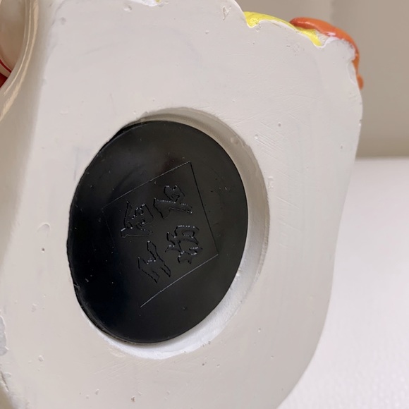 Porcelain Good Luck Cat Coin Bank - Picture 6 of 6